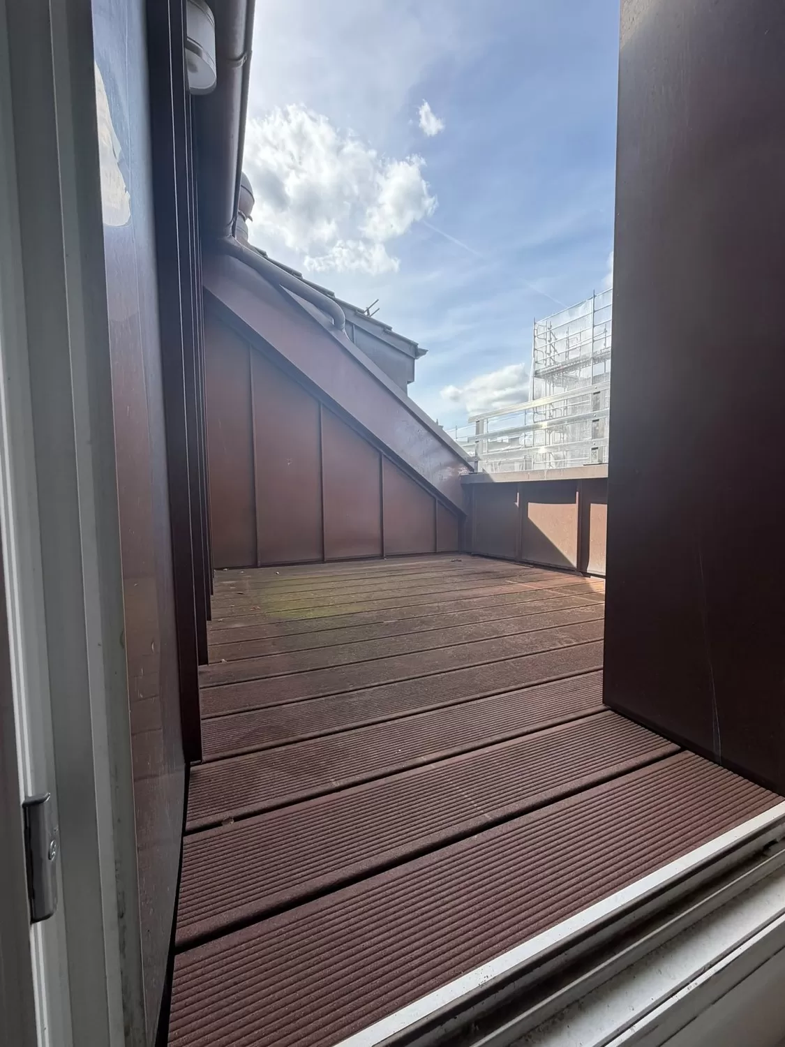 Moderne 2.5-Zimmer-Wohnung mit Balkon & Klimaanlage